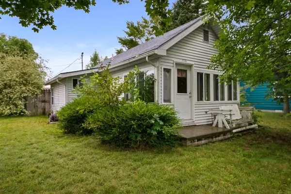 Elk Rapids Twp, MI 49629,208 Lake