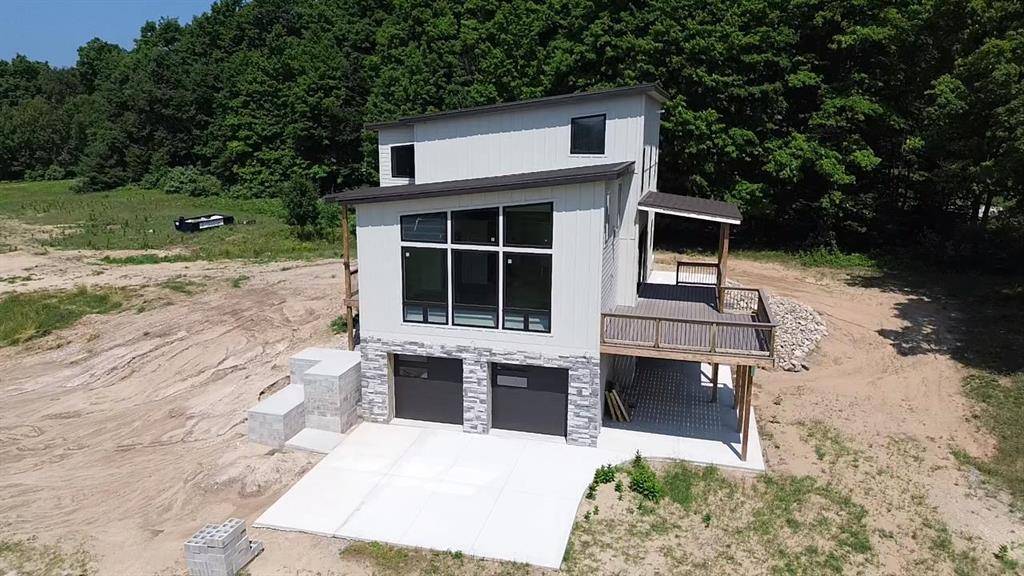 136 Mooney Way, Torch Lake Twp, MI 49648