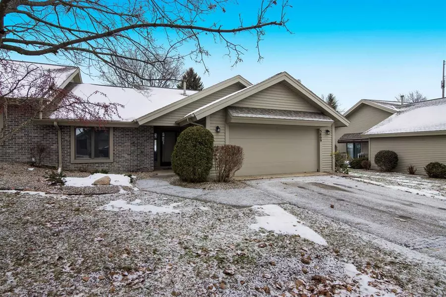 3809 Ridgeway Place, Traverse City, MI 49684