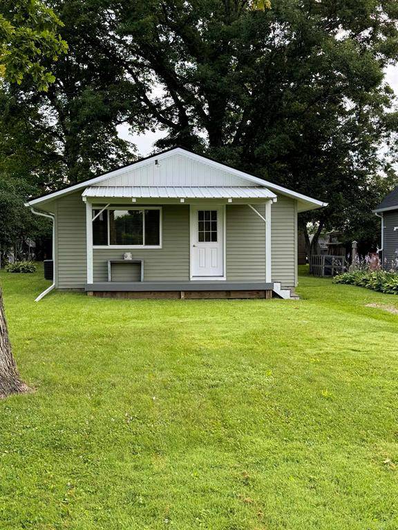 841 E Woodlawn Drive, Columbiaville, MI 48421