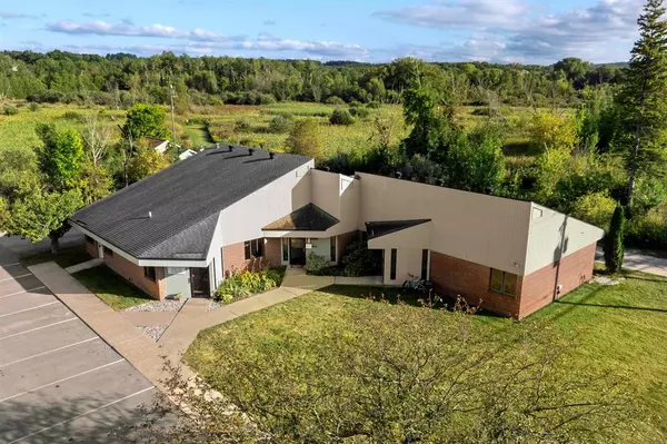 425 N Michigan Avenue Unit: D, Benzonia Twp, MI 49617