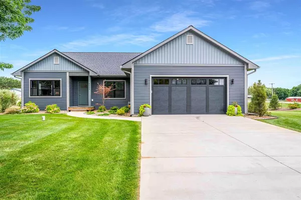 4026 Center Farm Lane, Long Lake Twp, MI 49685