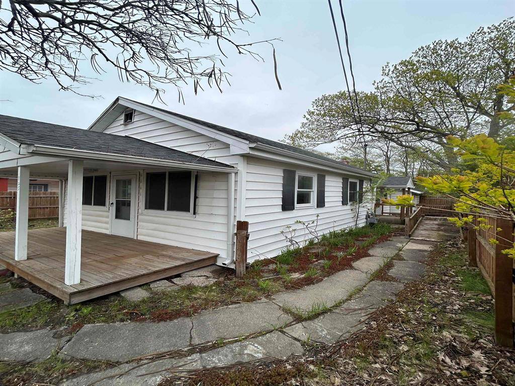 Traverse City, MI 49686,425 Barlow Street