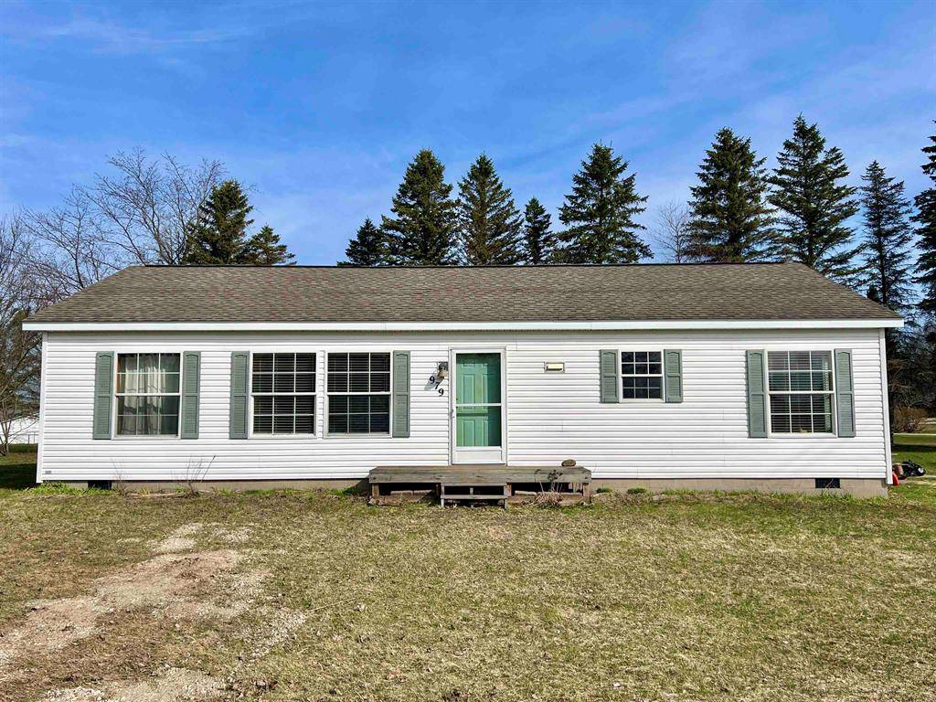 979 Sunset Lane, Excelsior Twp, MI 49646