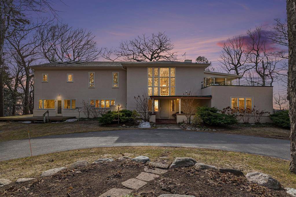 501 Michigan Avenue, Frankfort, MI 49635