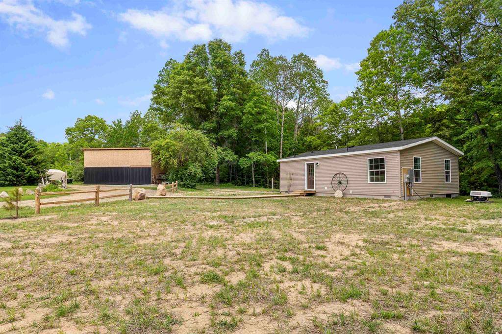 8761 W 48 Road, South Branch Twp, MI 49689