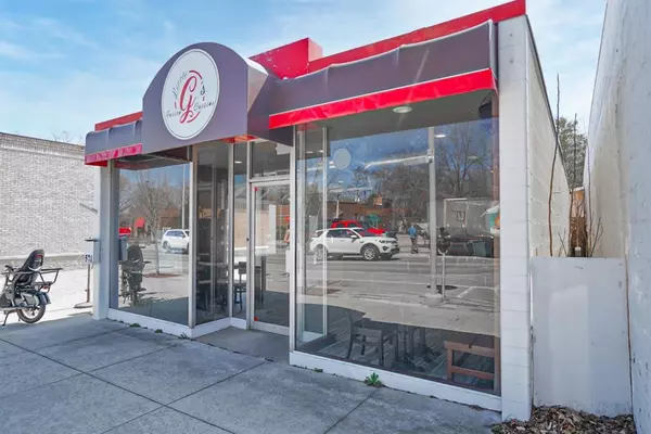 Traverse City, MI 49686,531 W Front Street
