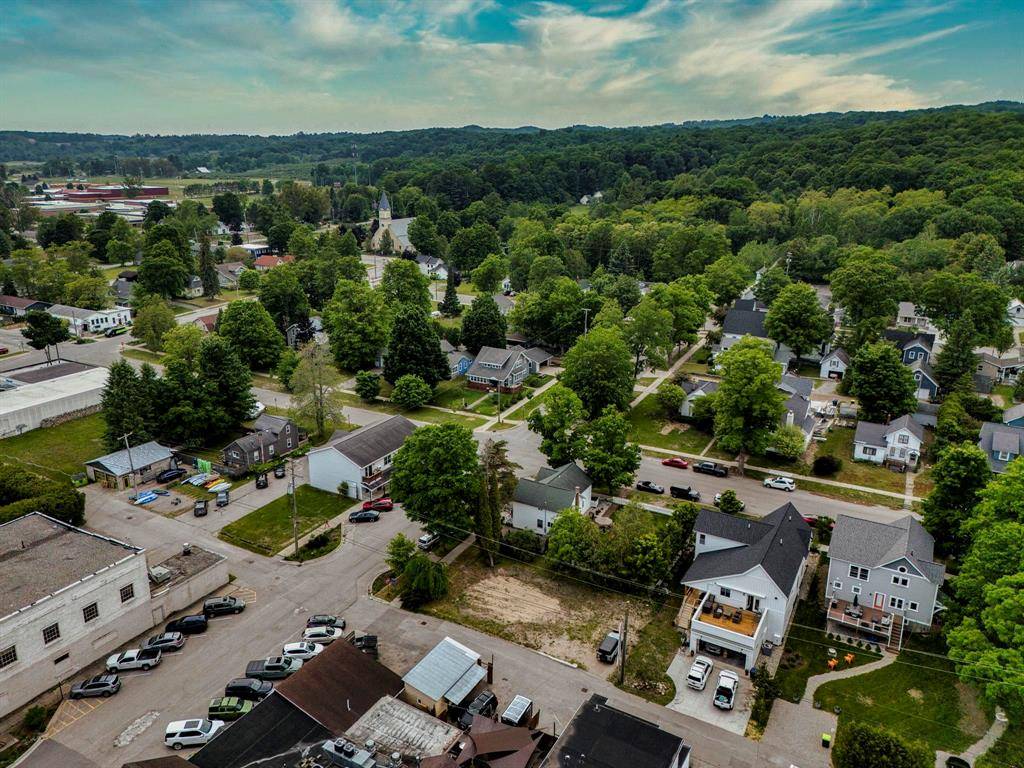 Suttons Bay Twp, MI 49682,112 W Madison Avenue
