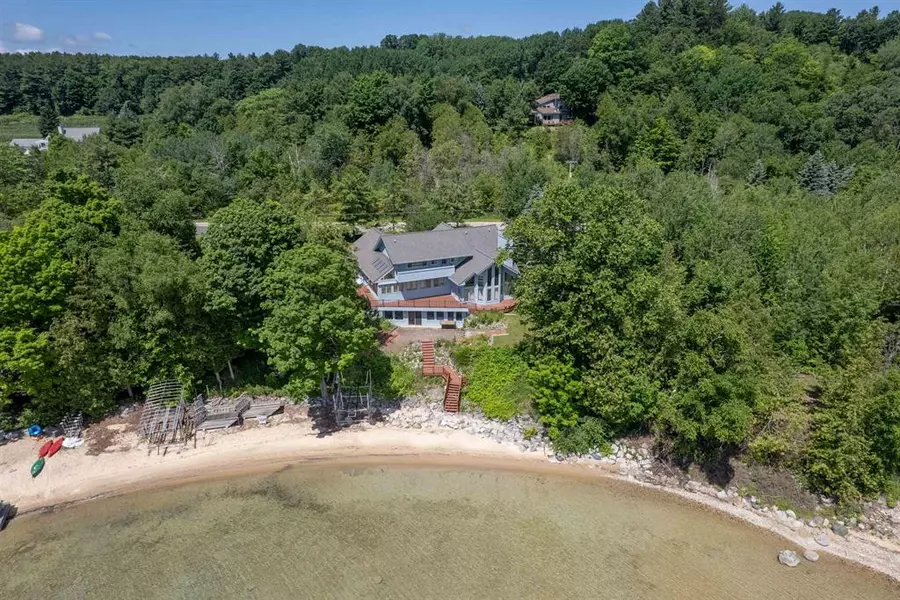 14088 Bluff Road, Peninsula Twp, MI 49686