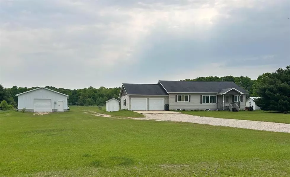 9196 NW Manley Road, Clearwater Twp, MI 49612