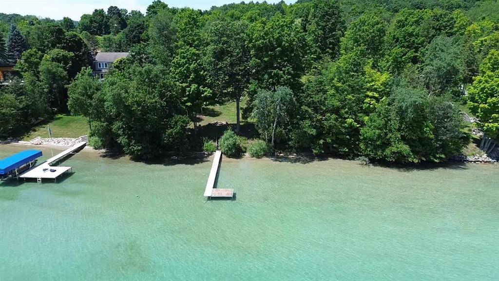 Milton Twp, MI 49648,7079 Torch Lake Drive,NW