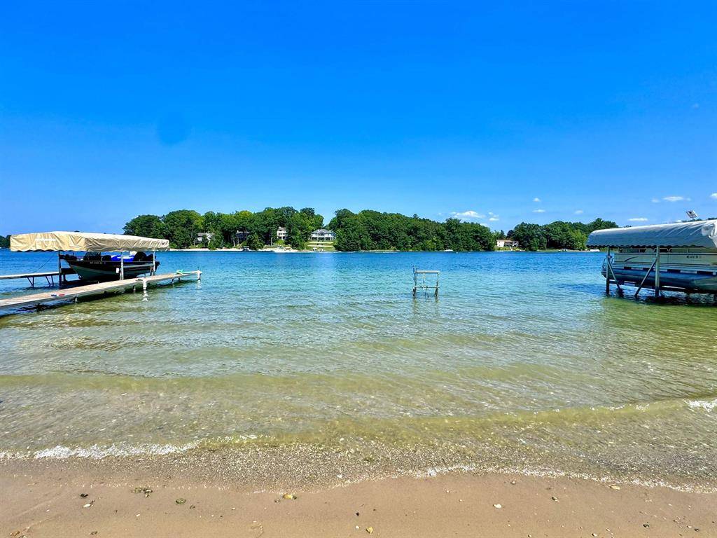220 N West Silver Lake Road, Garfield Twp, MI 49685