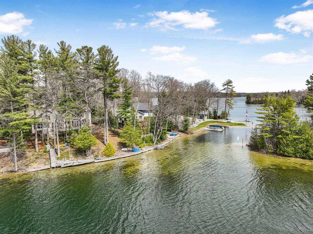 9401 Edgewood Avenue, Long Lake Twp, MI 49685