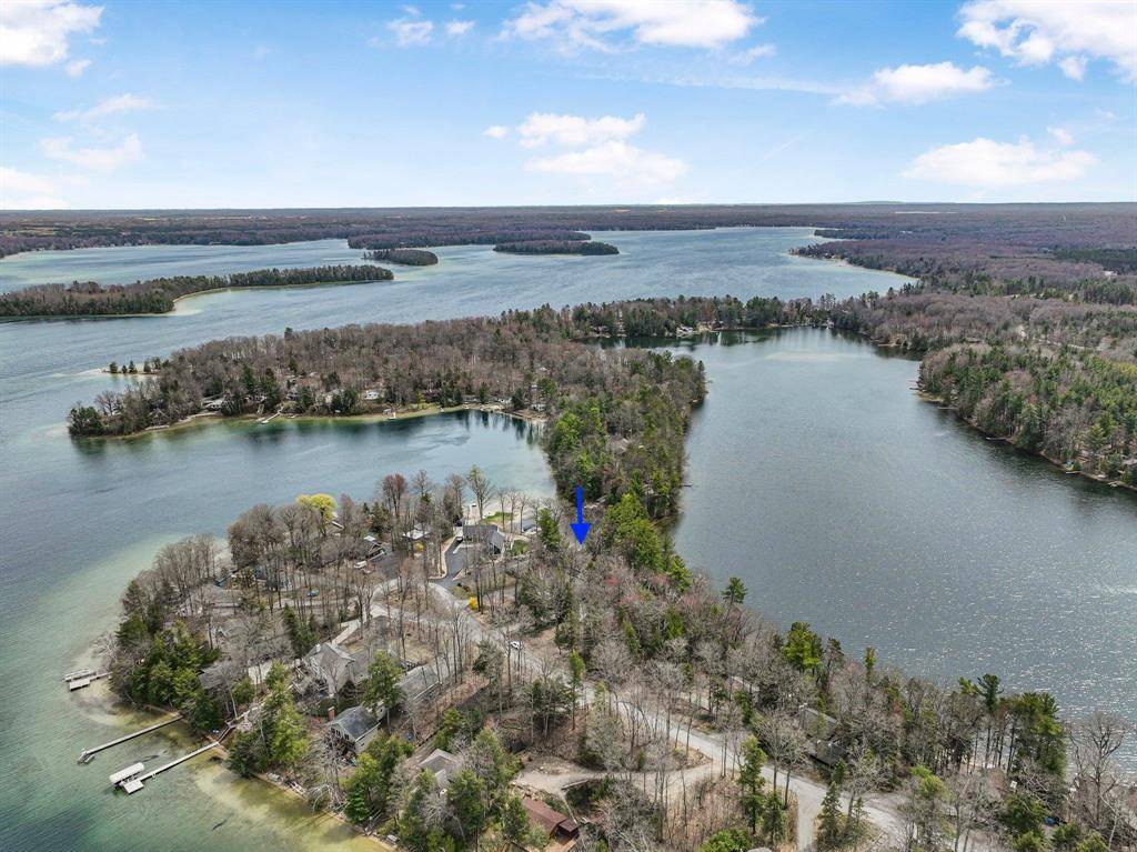 Long Lake Twp, MI 49685,9401 Edgewood Avenue