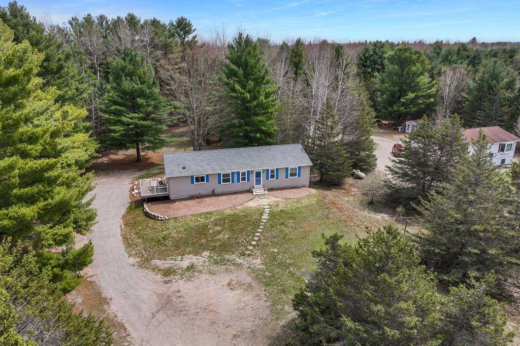 4733 S Lake Shore Drive, Centerville Twp, MI 49621
