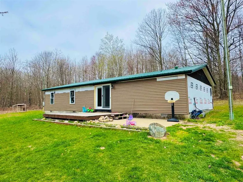 10446 W Falmouth Road, Richland Twp, MI 49657