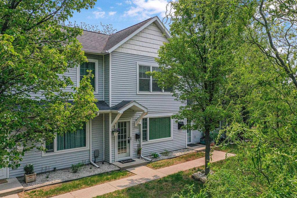 715 Lake Avenue 17-C, Traverse City, MI 49684