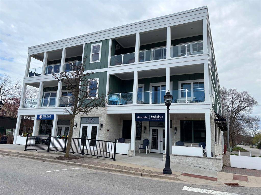 215 River Street Unit: 1, Elk Rapids Twp, MI 49629