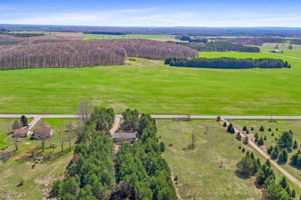 Kalkaska Twp, MI 49646,714 SE Saunders Road