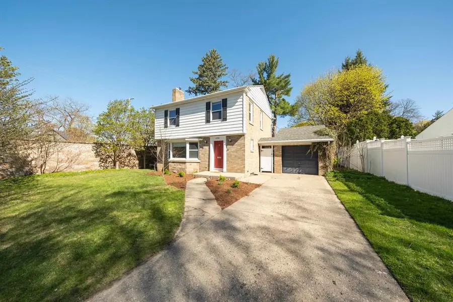 628 Sixth Street, Traverse City, MI 49684