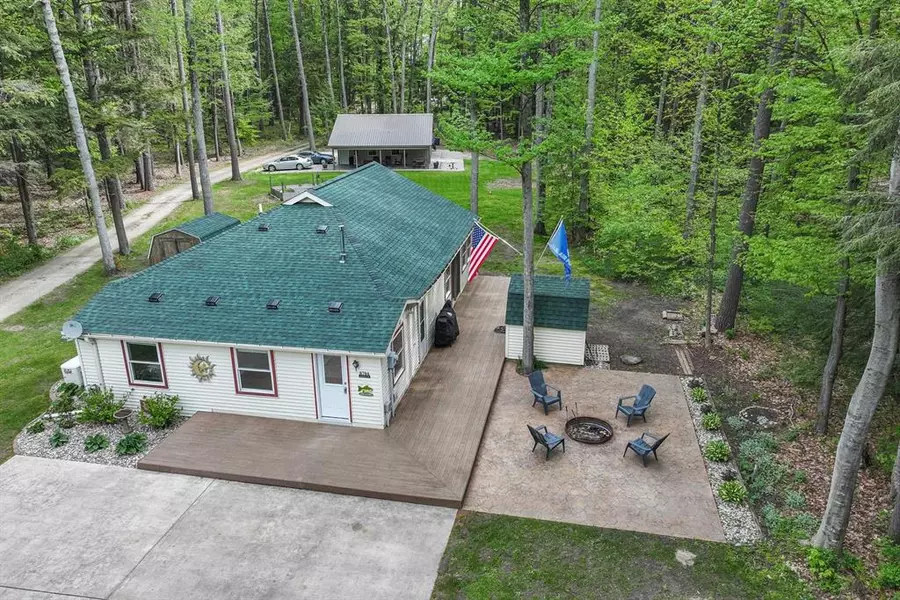 8704 Deadstream Road, Benzonia Twp, MI 49640