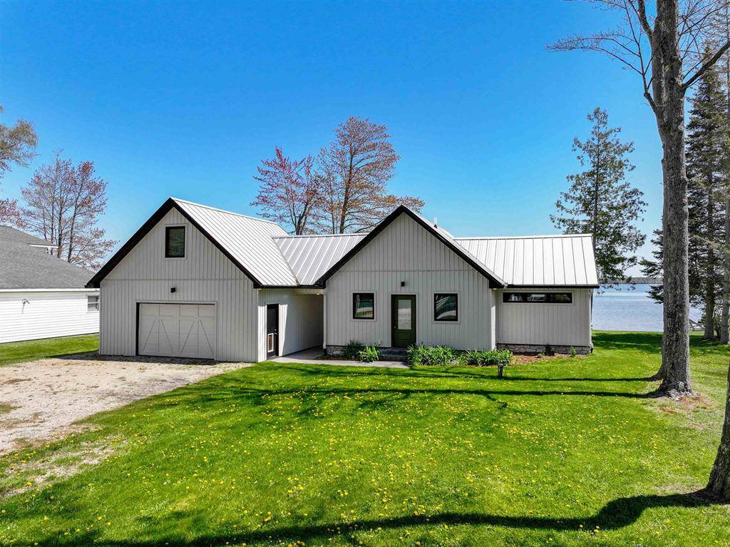 109 Davidsen Avenue, Cherry Grove Twp, MI 49601
