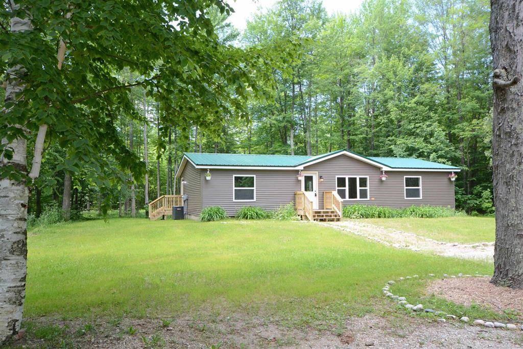 7273 Cadillac Highway, Joyfield Twp, MI 49616