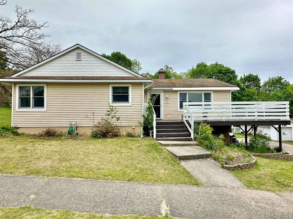 424 E North Street, Cadillac, MI 49601
