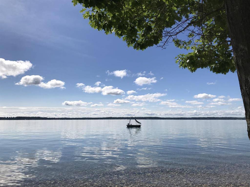 11799 Willow Point, Peninsula Twp, MI 49686