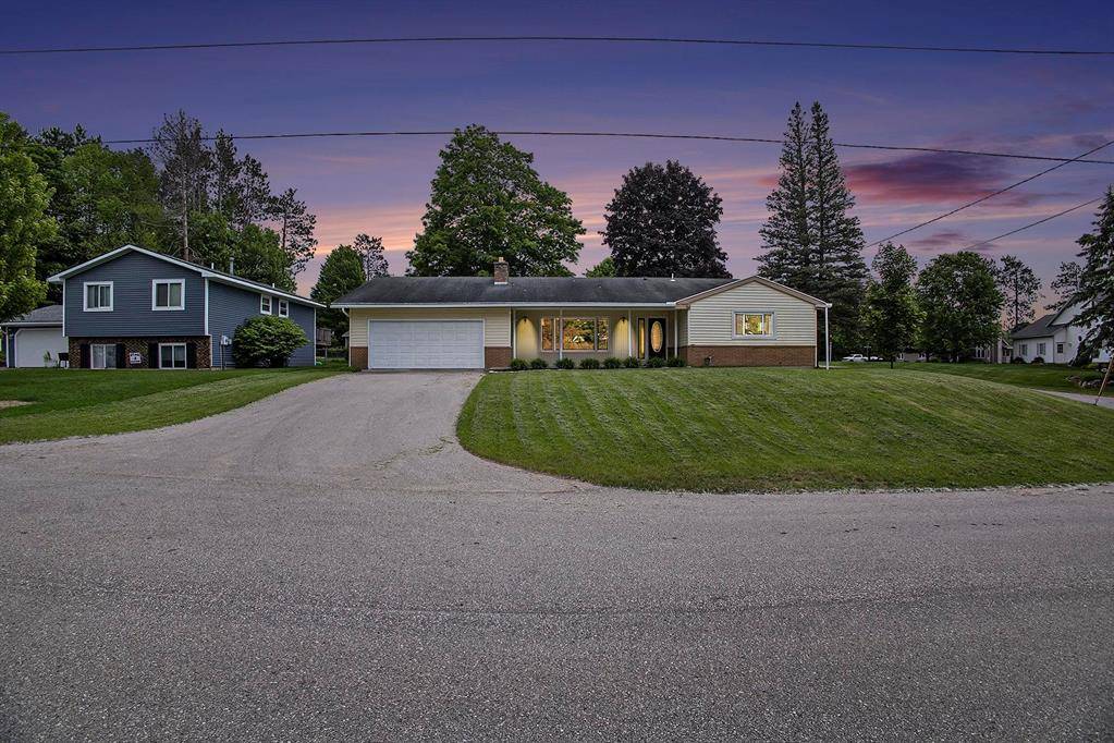 511 Franklin Street, Paradise Twp, MI 49649