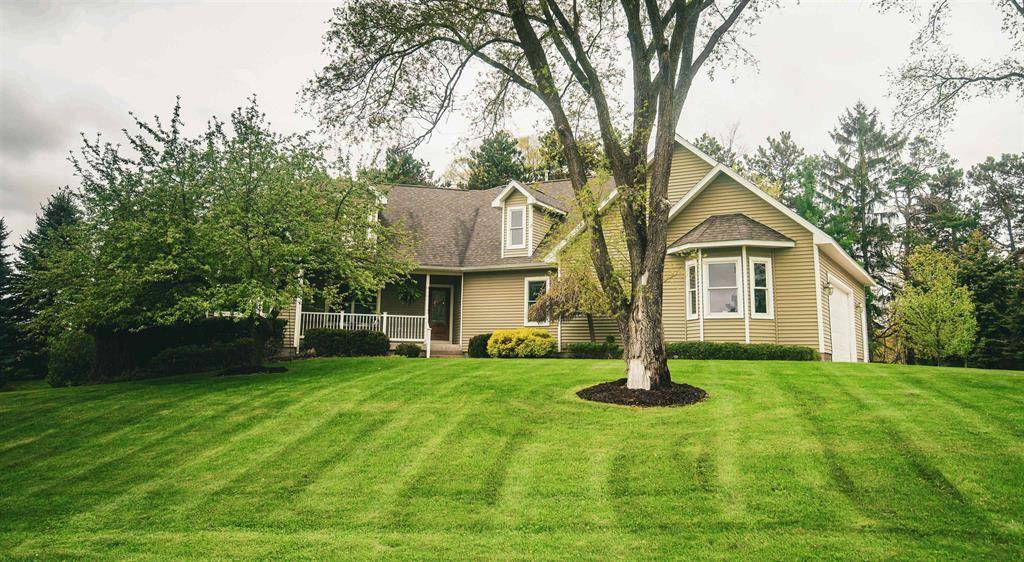 64 Cinnamon Lane, East Bay Twp, MI 49696