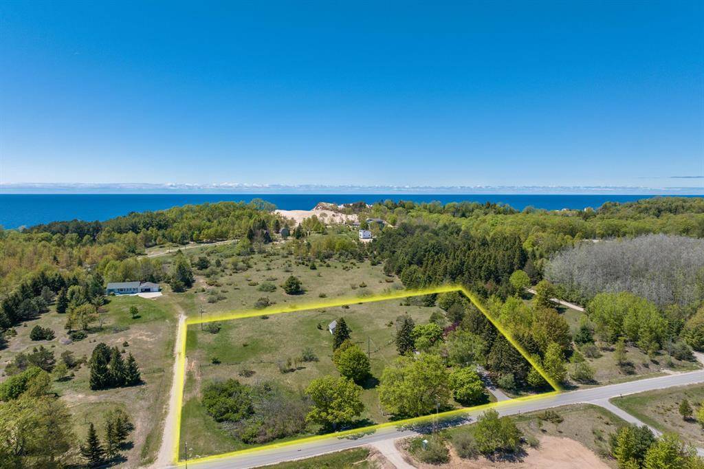 Crystal Lake Twp, MI 49635,906 Michigan Avenue