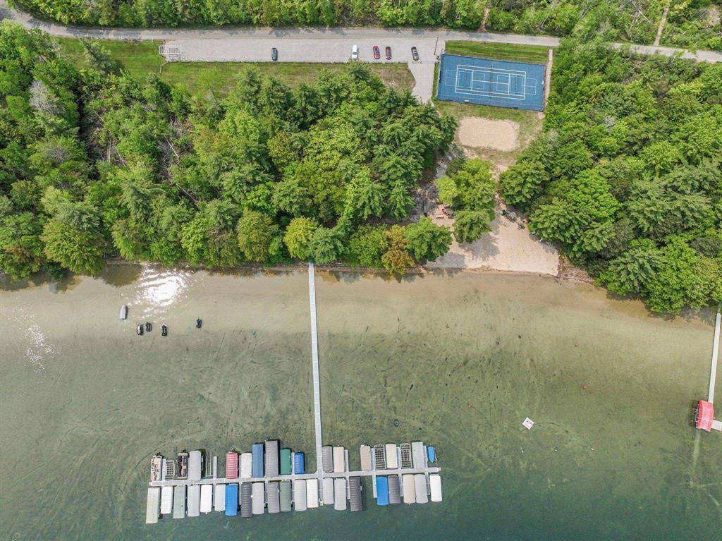 9111 Settlers Cove, Long Lake Twp, MI 49684