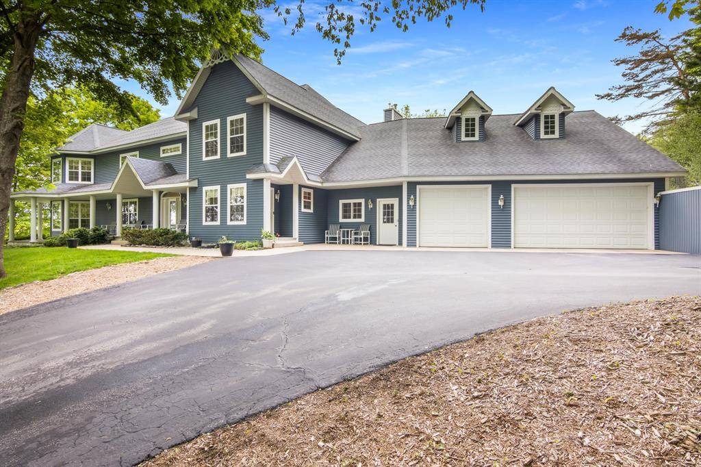 8401 S Sullivan Road, Kasson Twp, MI 49621