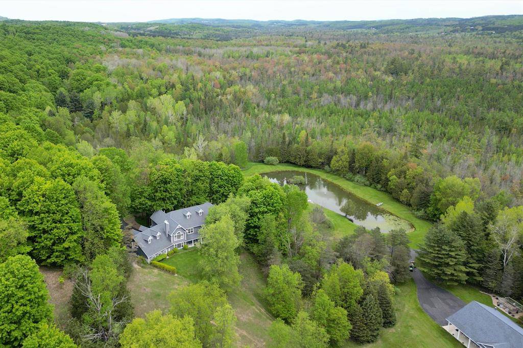 8401 S Sullivan Road, Kasson Twp, MI 49621