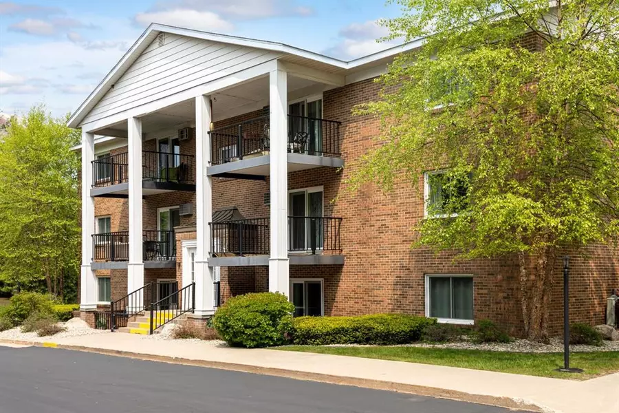 525 Georgetown Drive 61, Traverse City, MI 49684