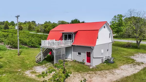 11751 Center Road, Peninsula Twp, MI 49686