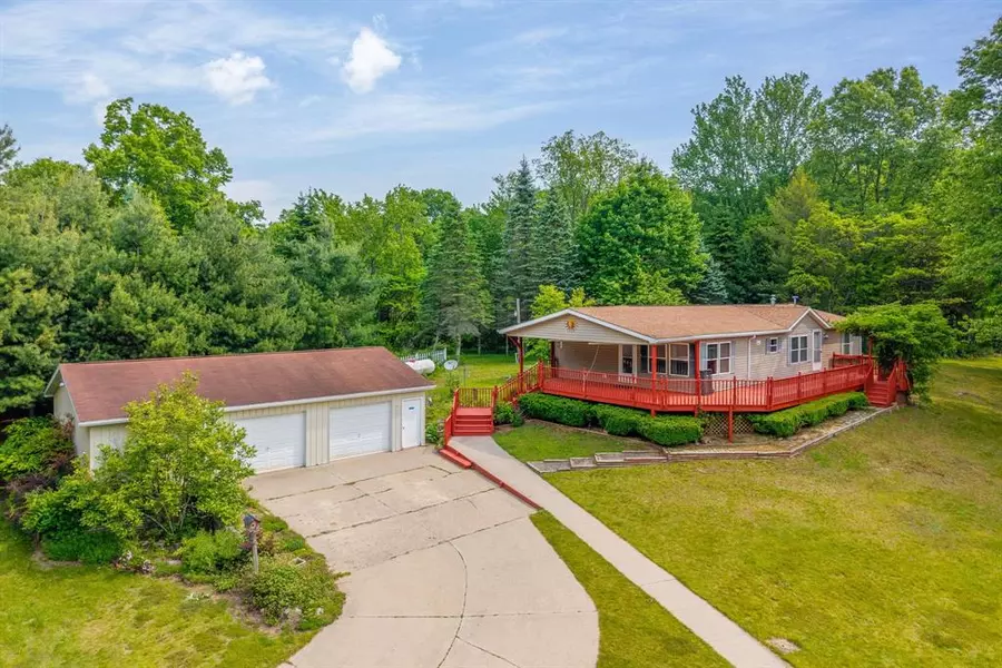 19275 Coates Highway, Dickson Twp, MI 49619