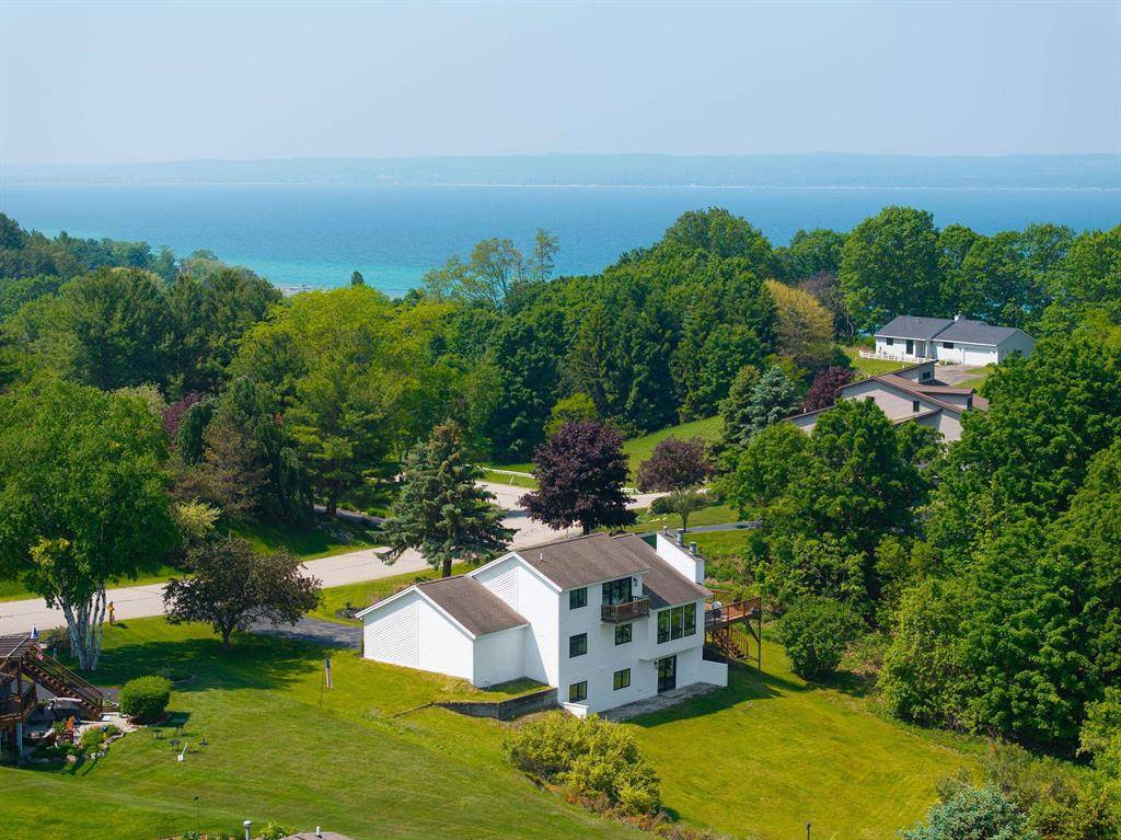 Peninsula Twp, MI 49686,1259 Lin Dale Drive