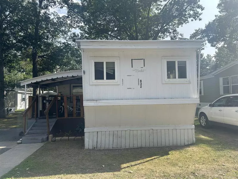 832 Manor Lane, Garfield Twp, MI 49686