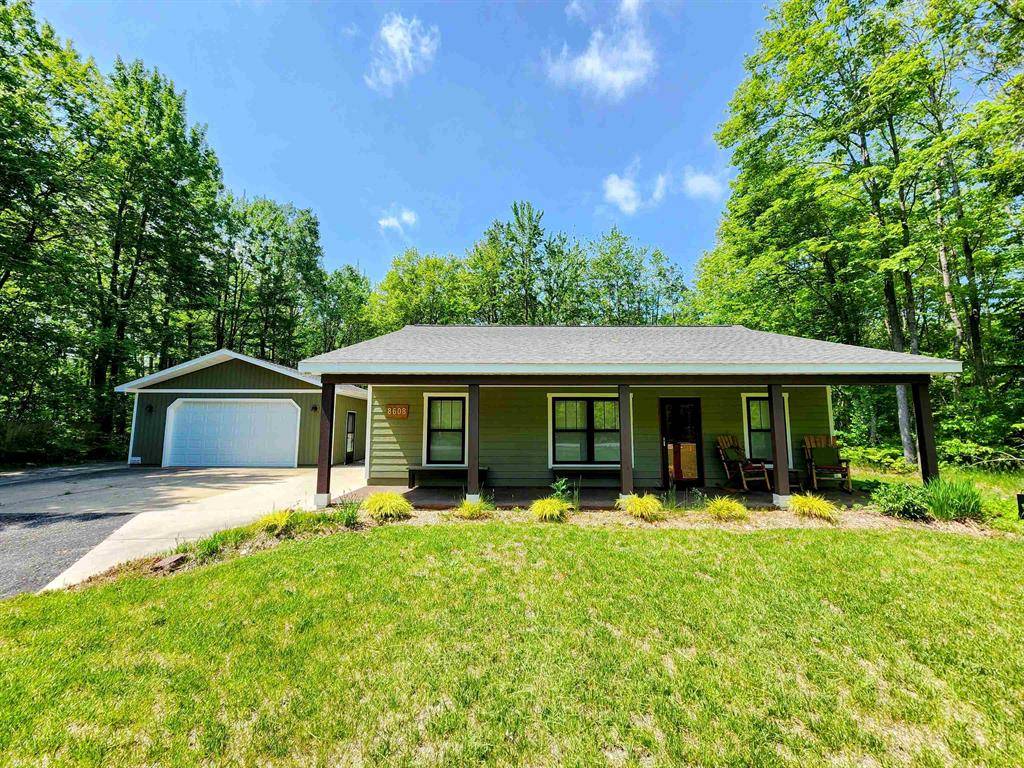 8608 Golfview Drive, Mancelona Twp, MI 49659