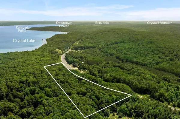 Crystal Lake Twp, MI 49635,3048 Frankfort Highway