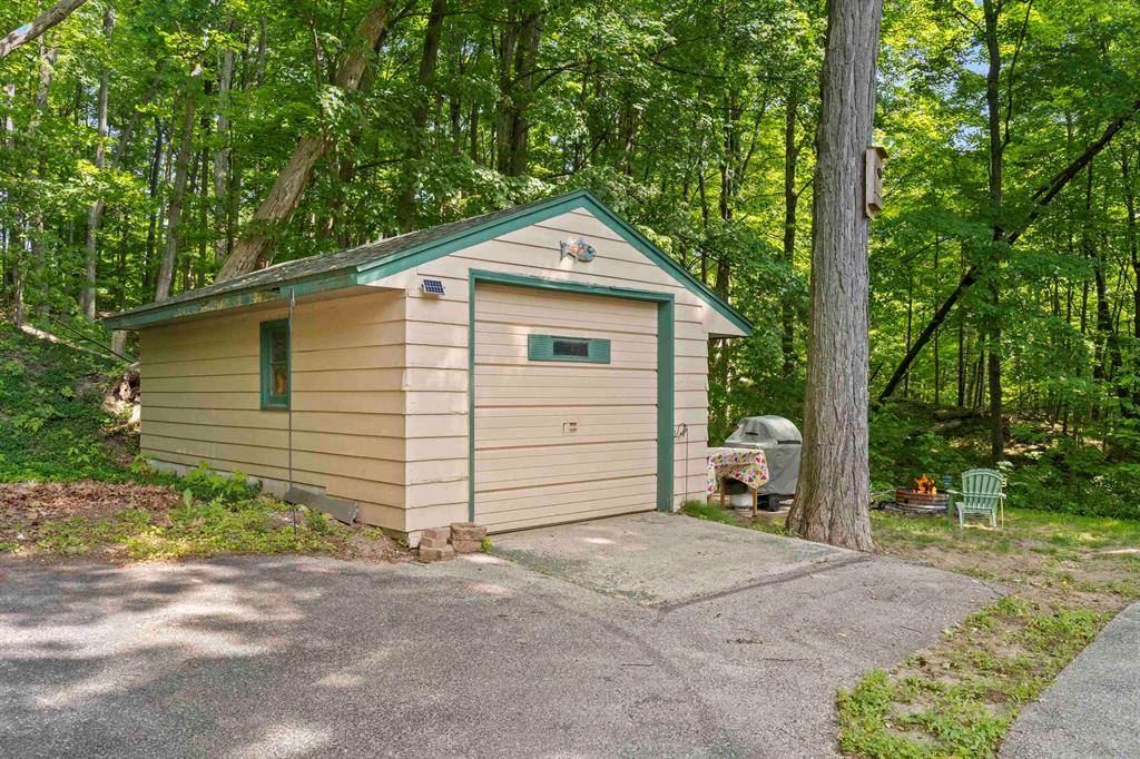 Crystal Lake Twp, MI 49635,3048 Frankfort Highway