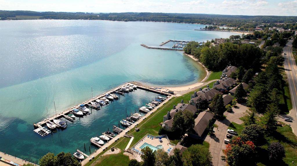 752 N Waypoint Circle, Suttons Bay Twp, MI 49682
