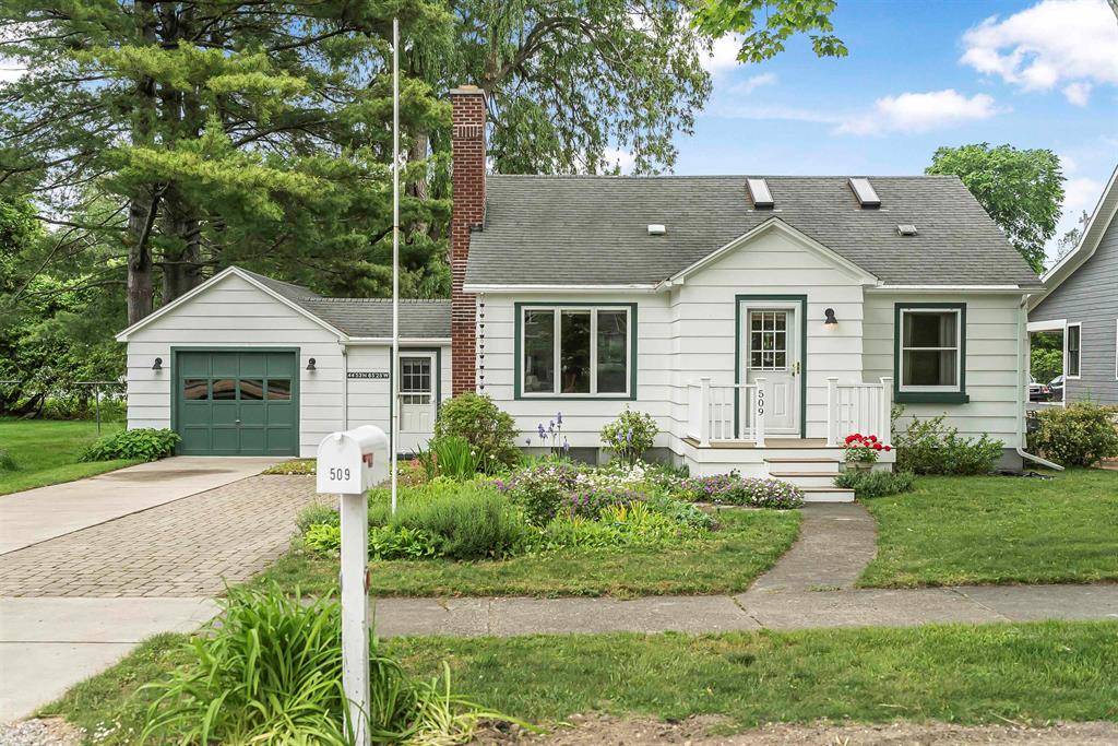 509 Spruce, Elk Rapids Twp, MI 49629
