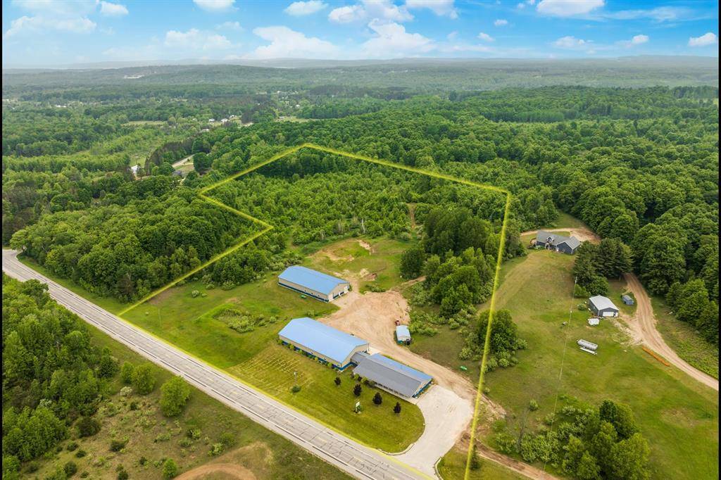 8160 Cadillac Highway, Joyfield Twp, MI 49616