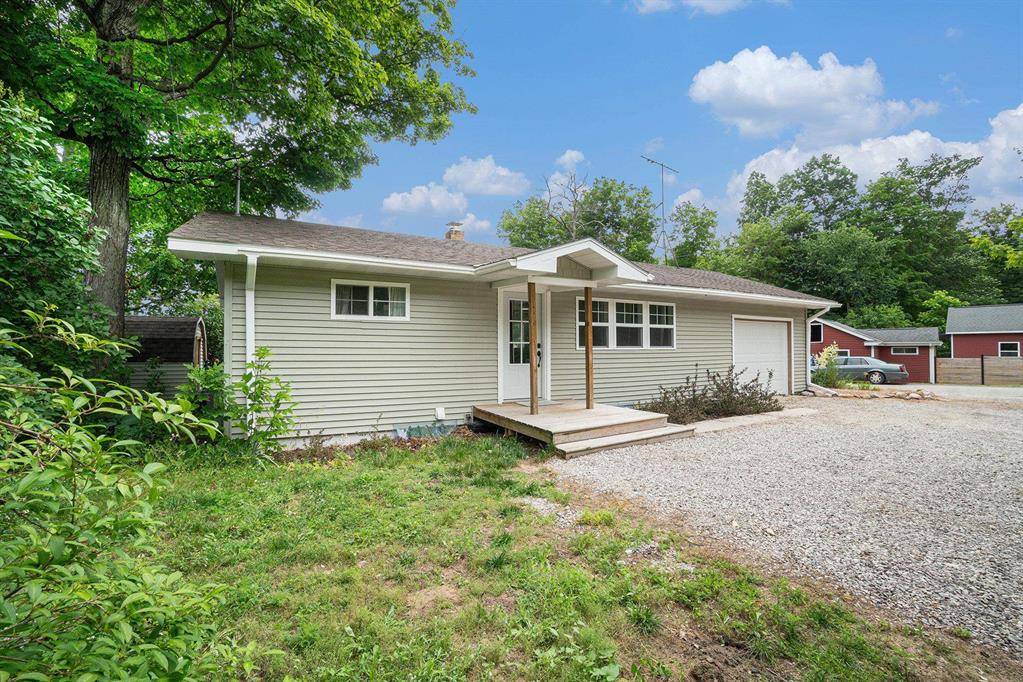 7457 Cairn Highway, Elk Rapids Twp, MI 49629