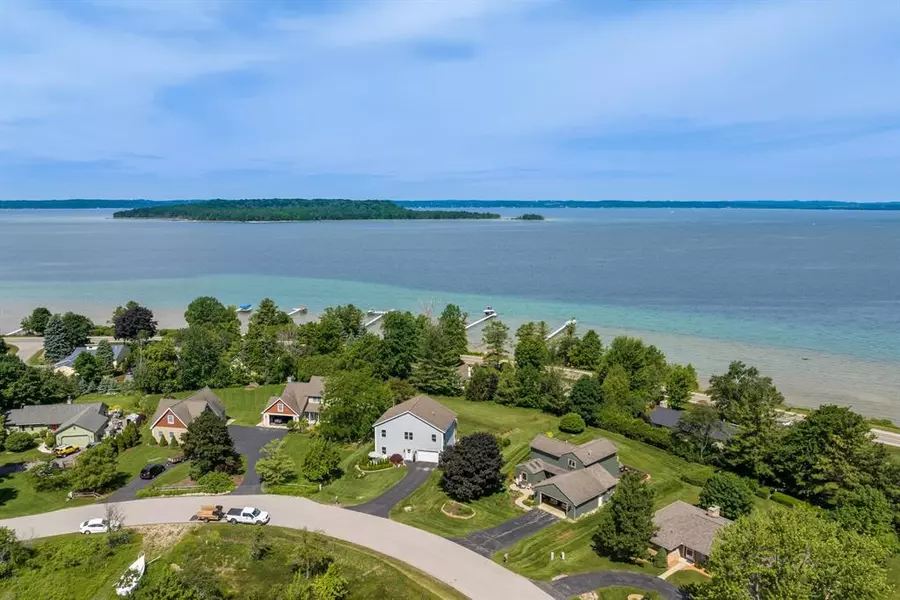 1457 Braemar Drive, Peninsula Twp, MI 49686