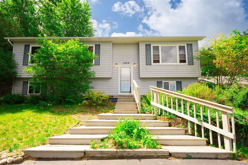 1242 Cerro Drive, East Bay Twp, MI 49696
