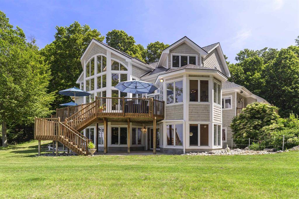2855 Eleven Mile Road, Onekama Twp, MI 49614